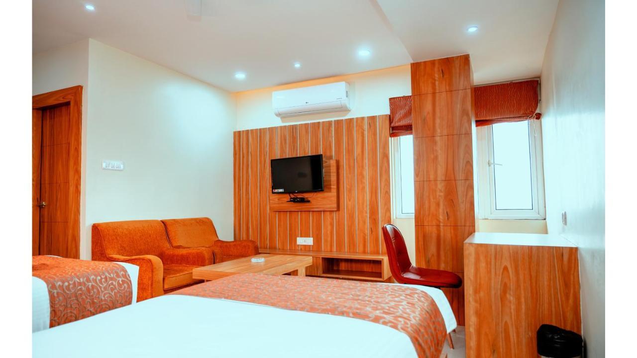 Hotel Dc Star Tarapith Kültér fotó