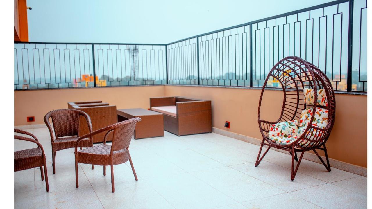 Hotel Dc Star Tarapith Kültér fotó